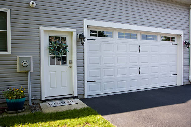 24/7 Emergency Garage Door Panel Replacement experts in McLean County County, ND